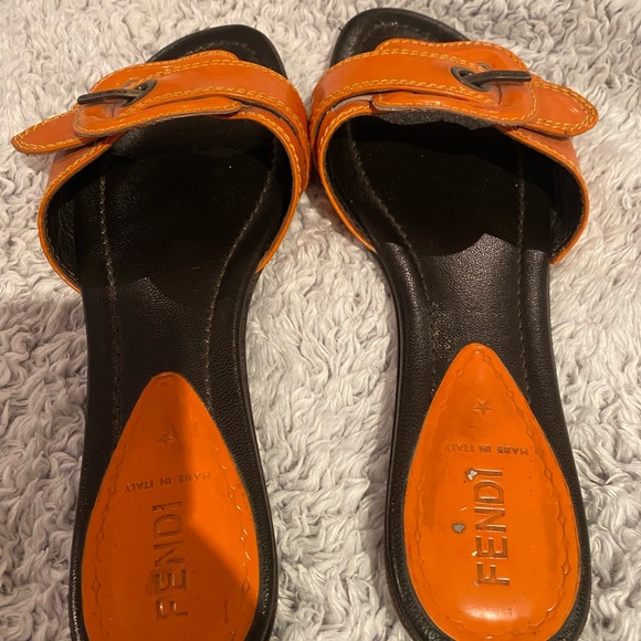 Fendi sandals authenticated size 6 in good condition beautiful color - Picture 2 of 10